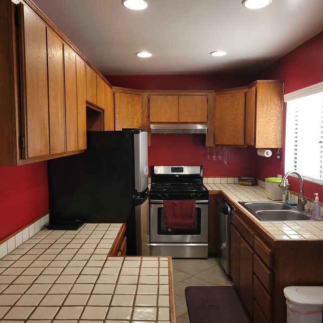 DSC_0249 - 1236 Lincoln Ave