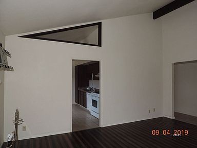Building Photo - Ridgecrest sweet home