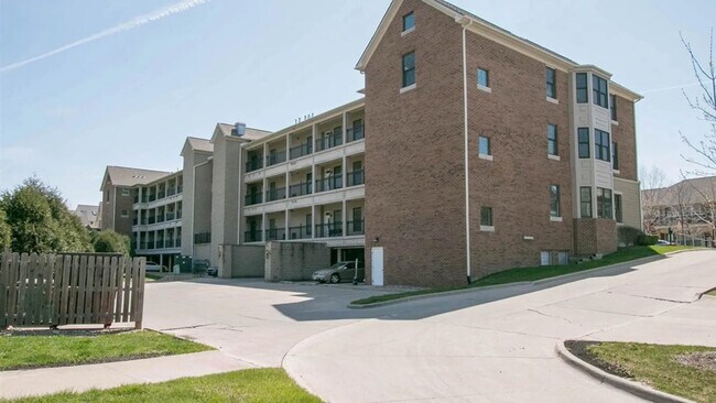 Foto del edificio - 1104 Foster Rd