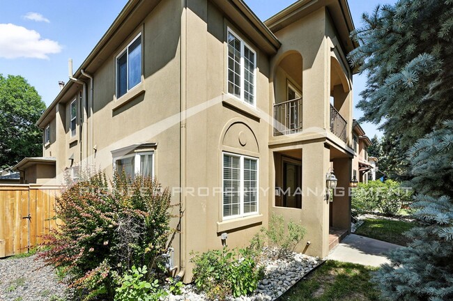 Building Photo - Luxury Meets Location – Impeccable 5BR Hom...
