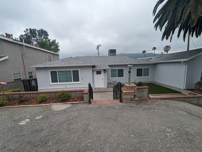 Building Photo - 3142 Los Olivos Ln