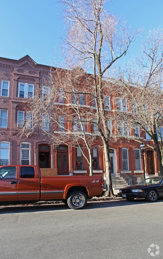 Building Photo - 1802 Bolton St