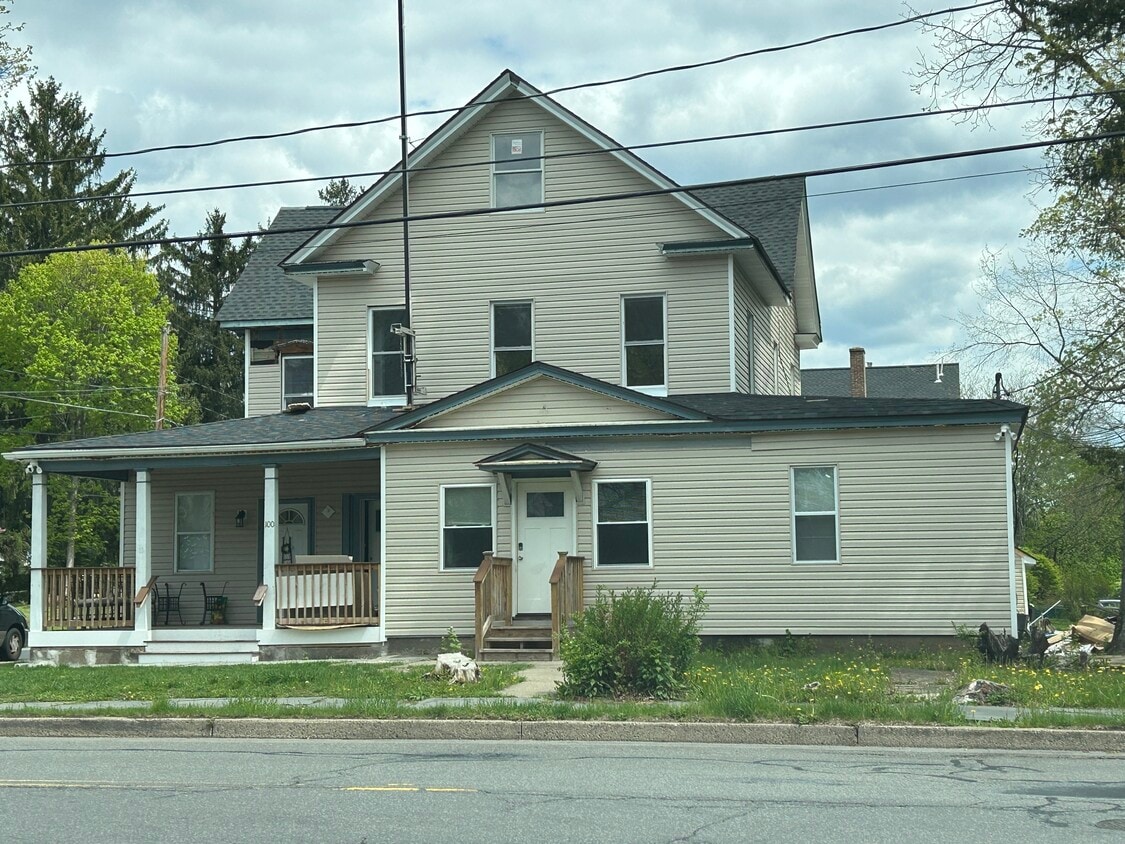 Building Photo - 100 Broad St