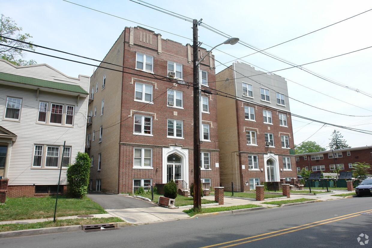 134136 W 3rd Ave, Roselle, NJ 07203 Apartments Roselle, NJ