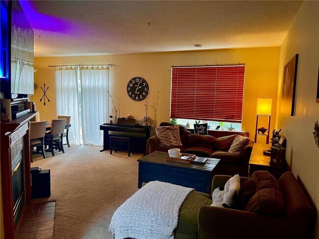 Foto del edificio - 5220 Holly Ln N