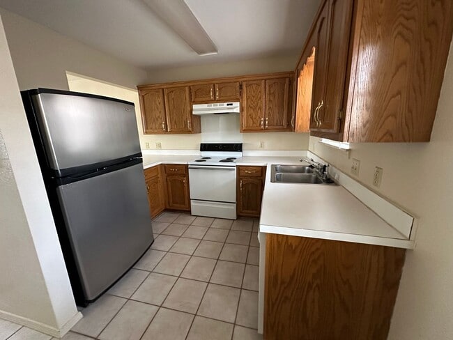 Building Photo - 225 E L St