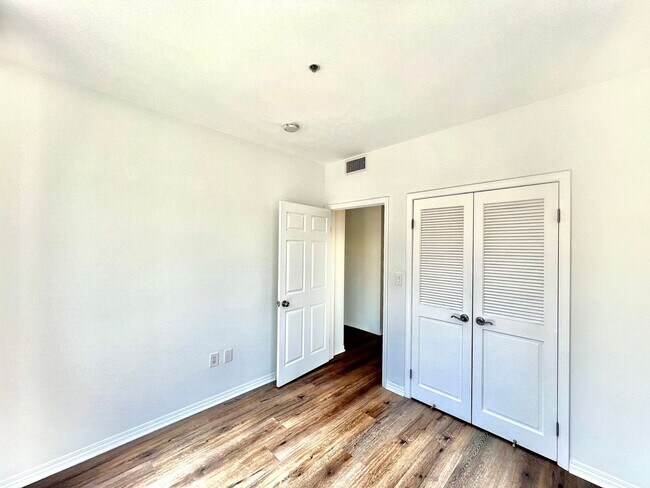 Building Photo - Beautiful 3B/2BA Condo in Little Italy w/ ...