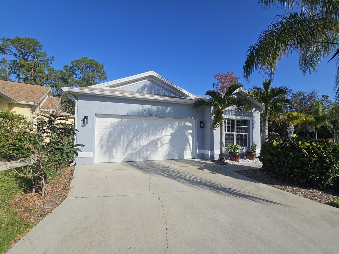 Foto principal - 10700 Parrot Cove Cir