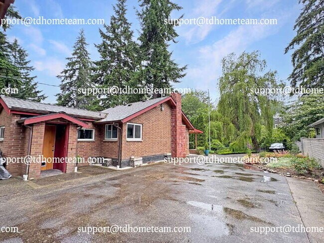 Building Photo - 19904 60th Ave NE