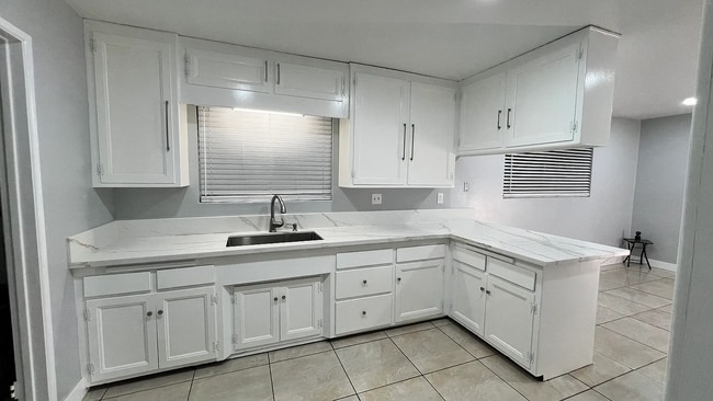 Kitchen - 15503 Bloomfield Ave