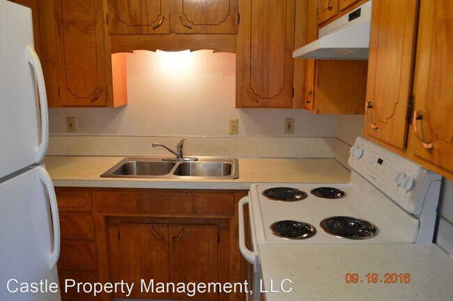 Building Photo - 37142-37144 Gore Dr