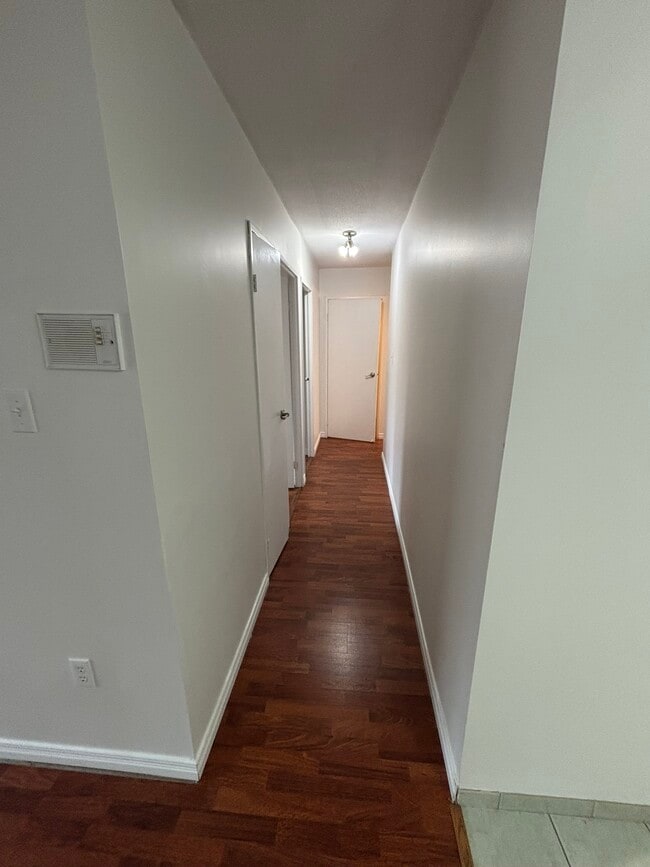 Photo du bâtiment - 225 Old Carriage Dr