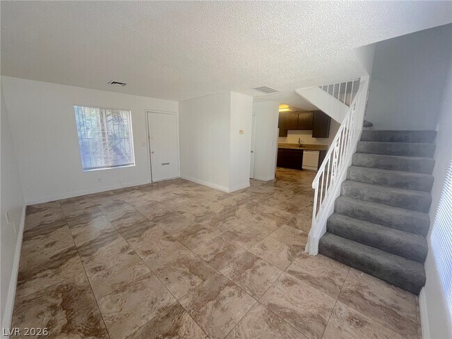 Building Photo - 6007 Bromley Ave