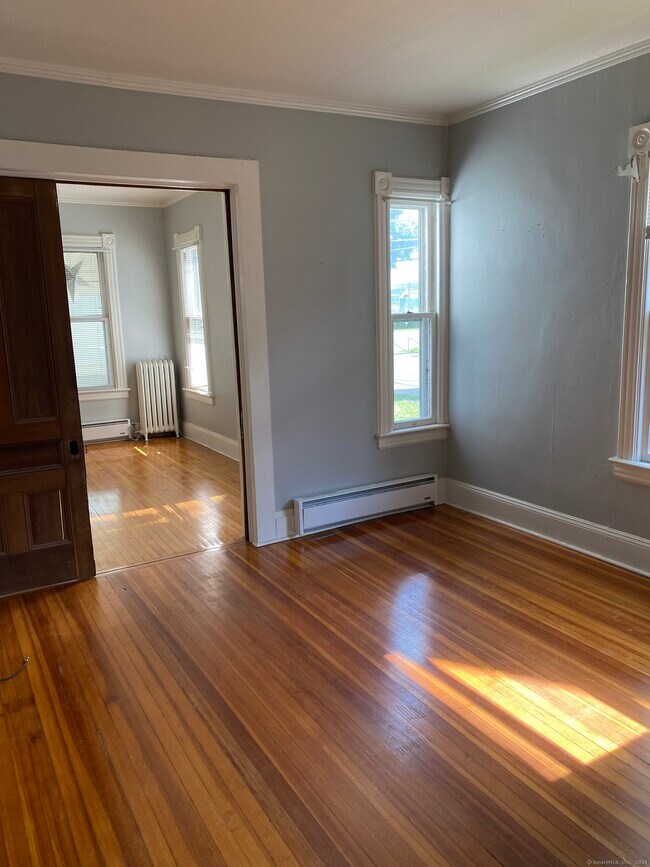 Building Photo - 6 Myrtle St