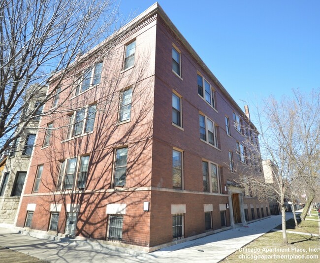 Foto del edificio - 3806 N Greenview Ave