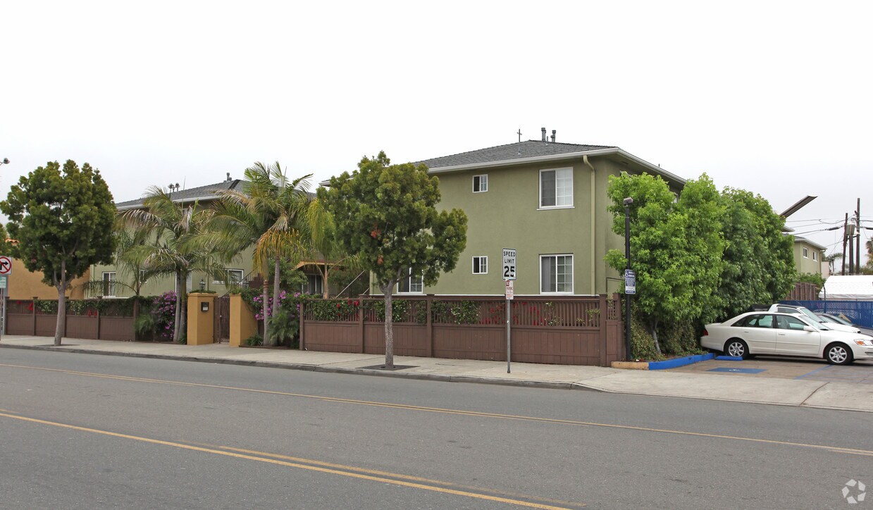 Foto del edificio - 3449-3455 Adams Ave