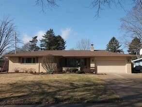 Building Photo - 1834 Hawthorne Park Dr S