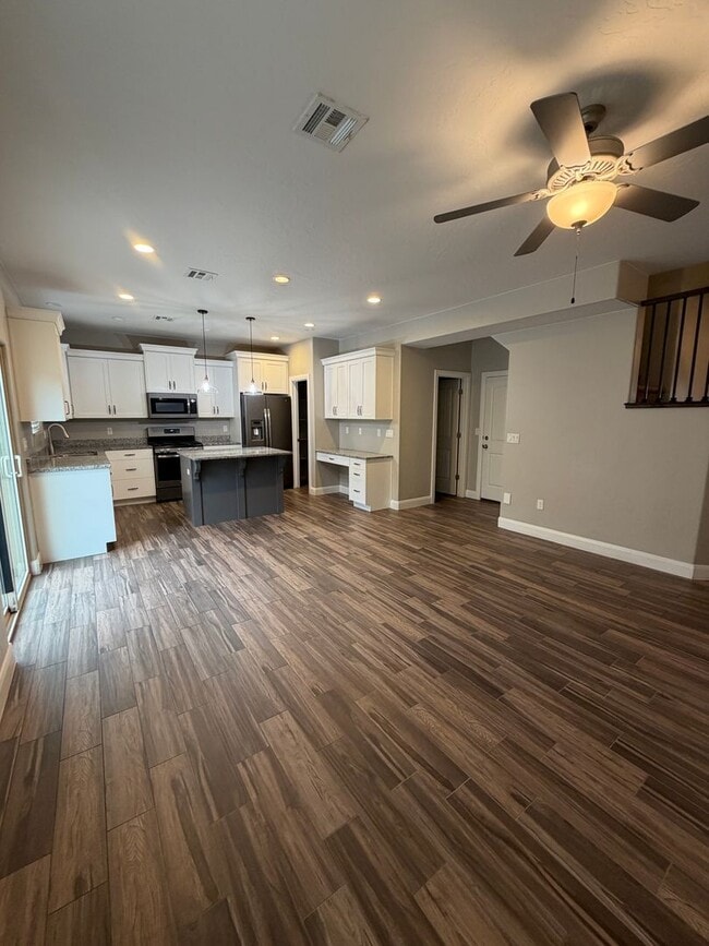 Foto del edificio - Luxury Townhome in Santa ClaraStunning 3 BR, 2.5 BA Townhome with Spectacular Views!