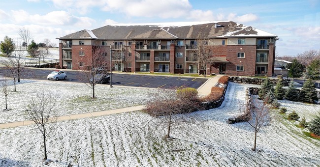 Building Photo - 200 Prairie Heights Dr
