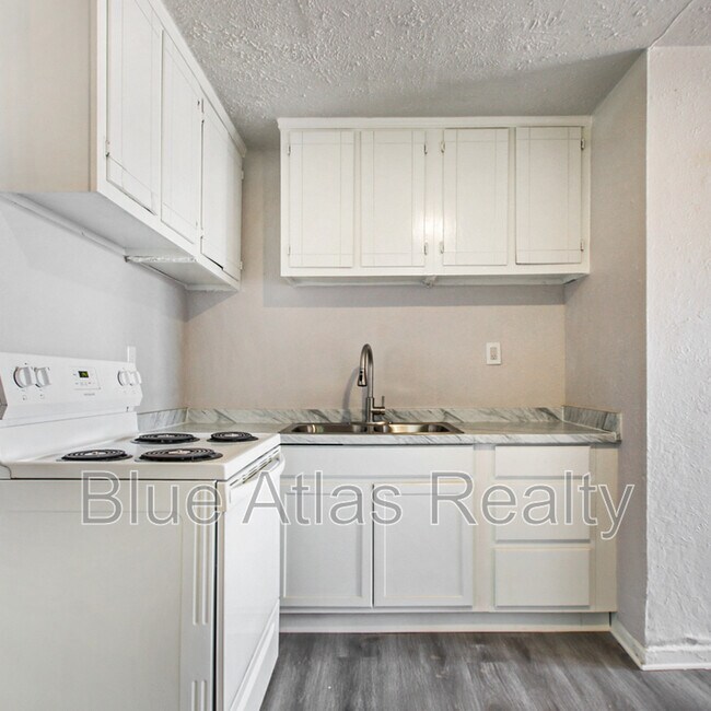 Building Photo - 5633 Ramey Ave