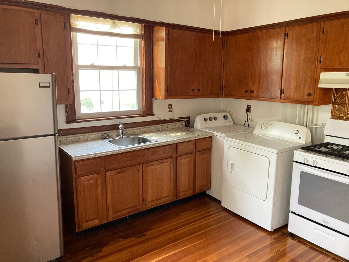 Washer & Dryer in Unit - 11 Gray St
