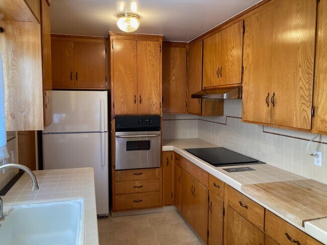 Foto del edificio - 1564 Kentfield Ave