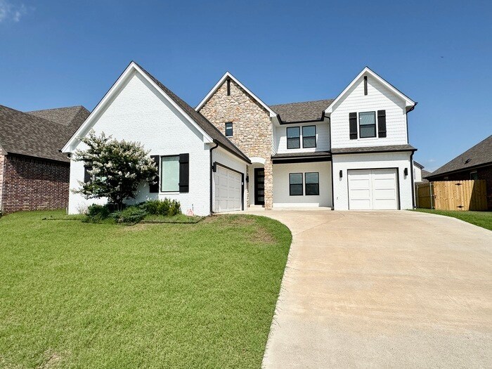Foto principal - 8735 S Quanah Ave