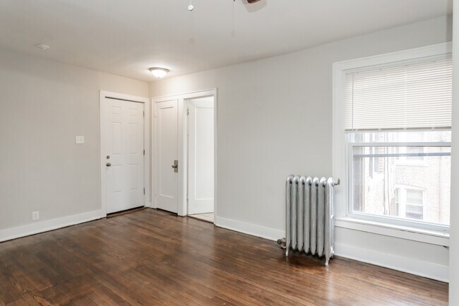 Foto del edificio - 6949 S Paxton Ave