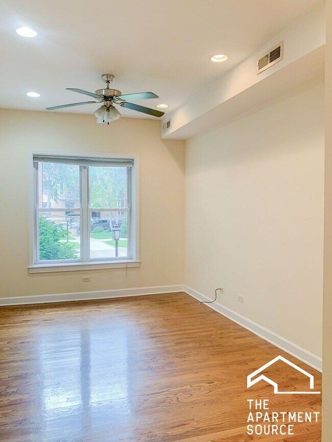 Foto del edificio - 855 W Cornelia Ave