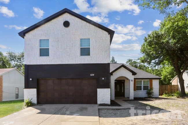 Building Photo - 624 Nora Ln