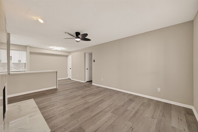 Foto del edificio - 1860 White Oak Dr