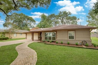 Building Photo - 5604 Whitehaven St