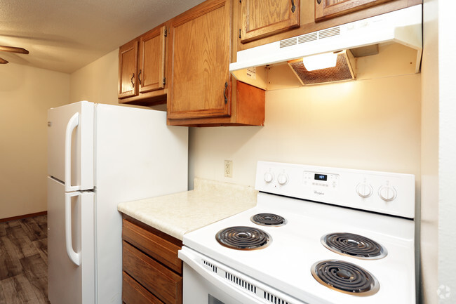 Kitchen - Bentwood Manor Apartments