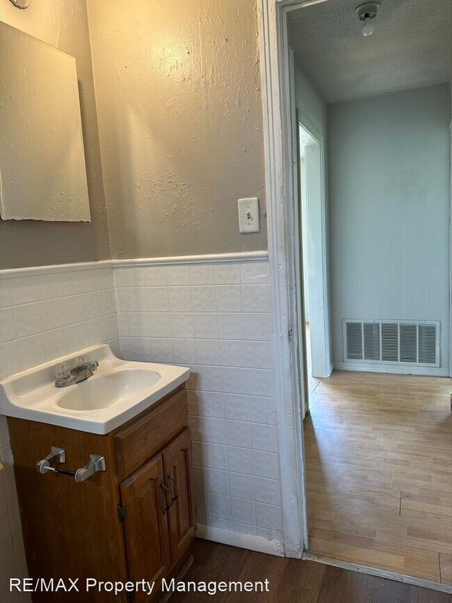 Foto del edificio - 2 br, 1 bath House - 325 E. Olive