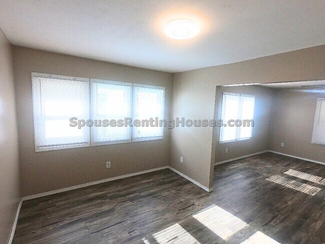 Foto del edificio - 4017 E 11th St