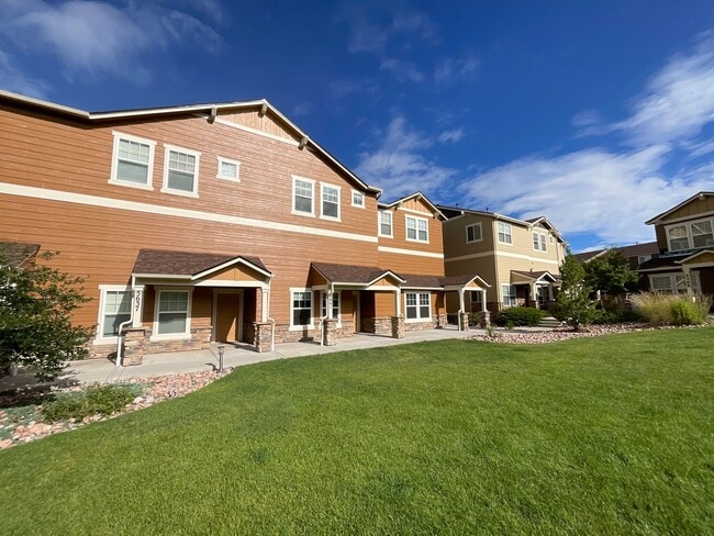 Building Photo - 3 Bedroom Townhome Available Near Dublin B...