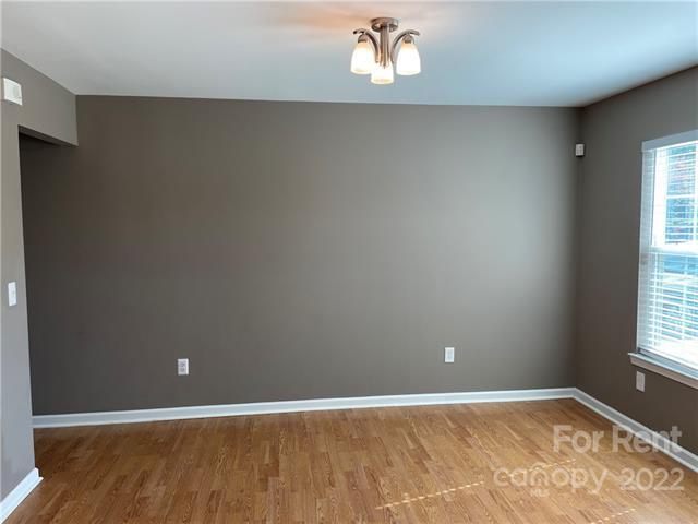 Building Photo - 4003 Edgeview Dr