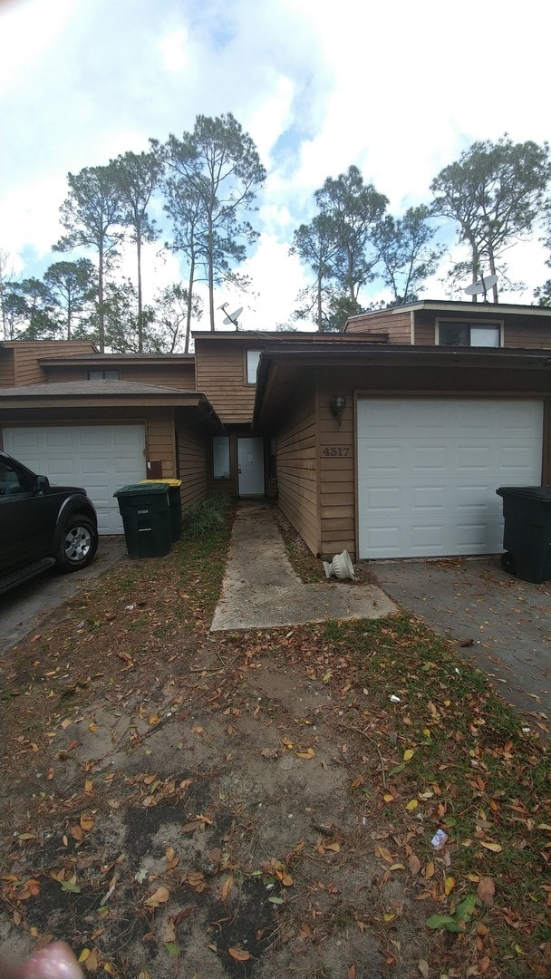 Building Photo - Newly Renovated Beautiful 2 Bedroom Home