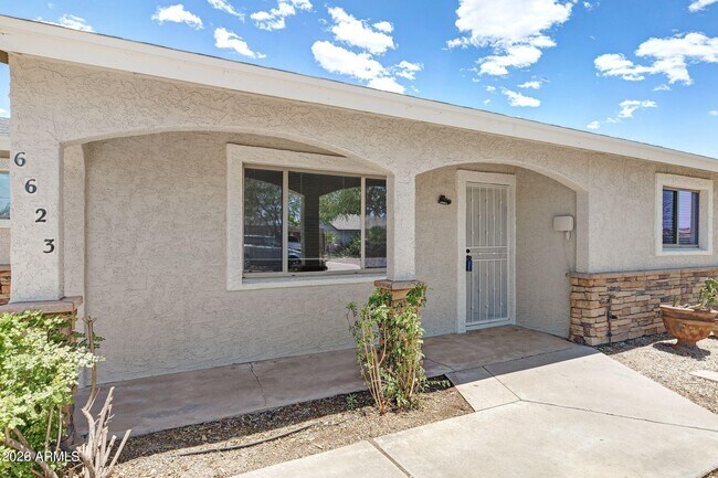 Foto del edificio - 6623 N 19th St
