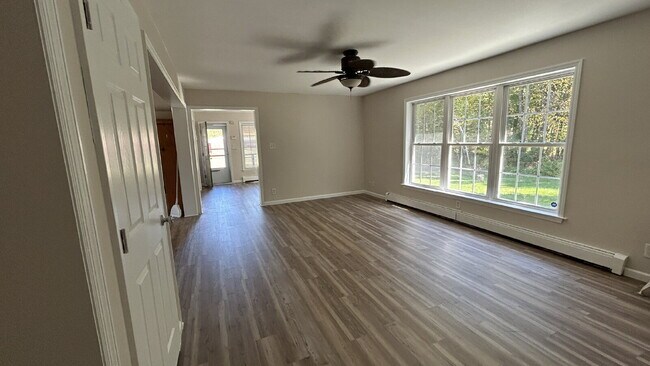 Foto del edificio - Spacious 3-Bedroom Cape – Quiet Country Living on 2 Acres