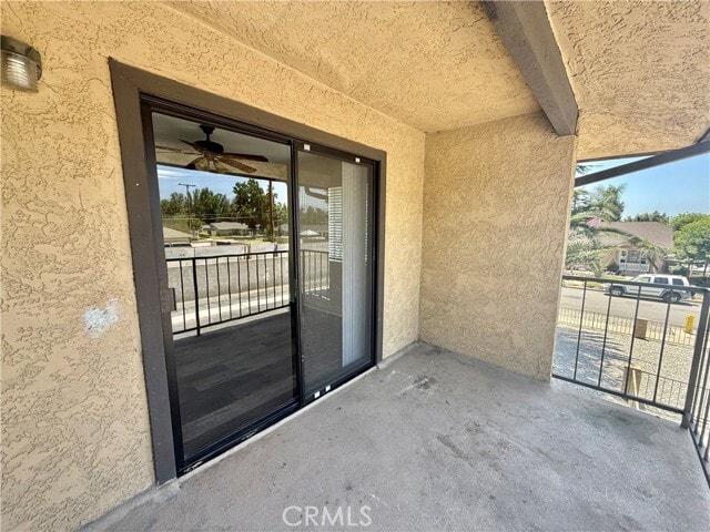 Building Photo - 596 N Valencia Pl