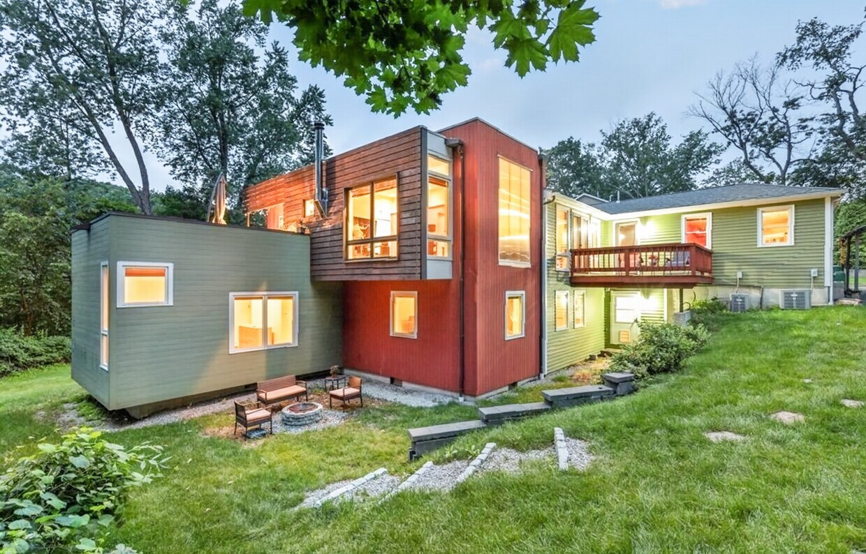 Photo - 15 Suban Pl (Newton, MA)