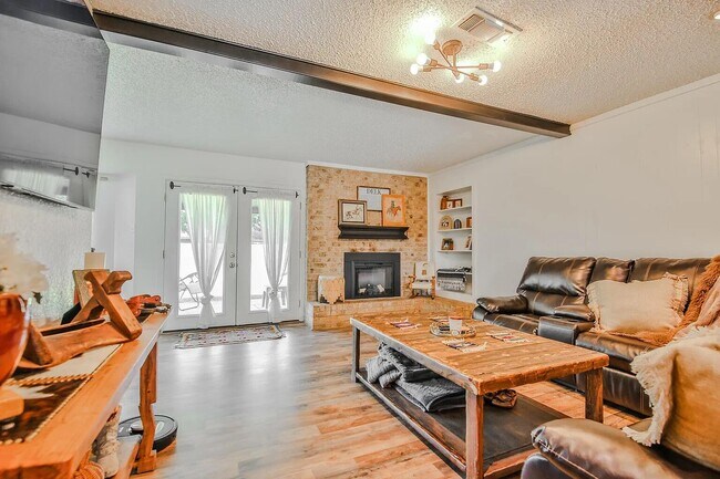 Foto del edificio - 5708 3rd St