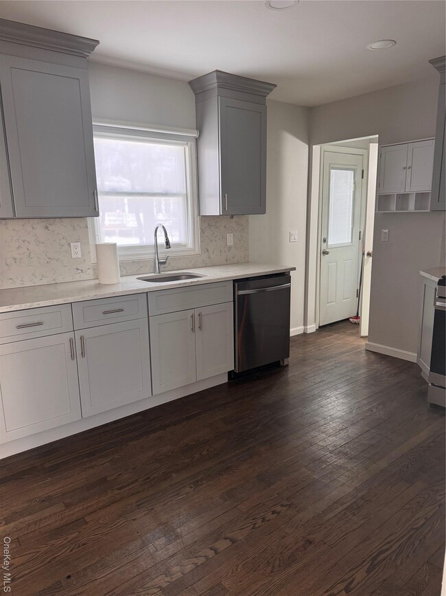 Foto del edificio - 14 Fenner Ln