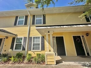 Building Photo - 2926 SW 35th Pl
