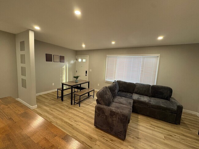 Foto del edificio - 326 E Livingston St