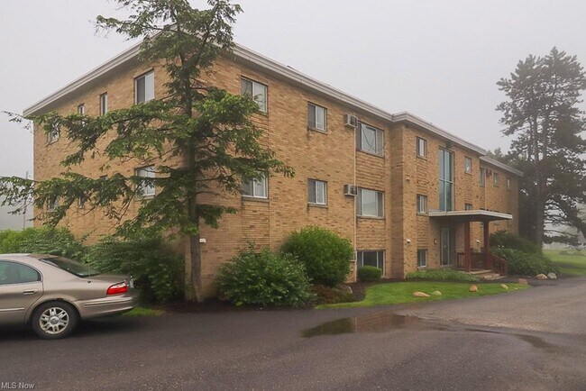 Foto del edificio - 5200 Royalton Rd