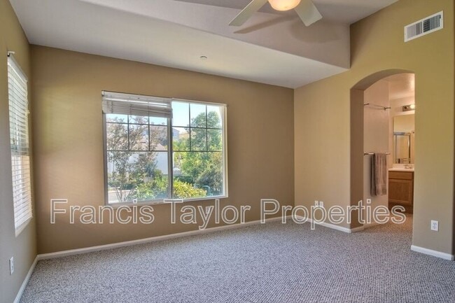 Building Photo - 251 Aurora Ave