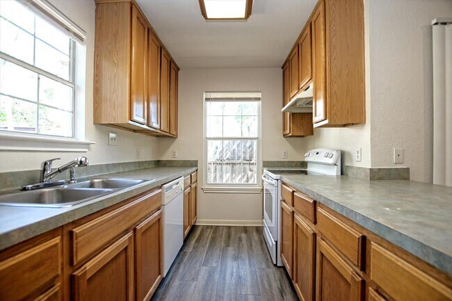 Foto del edificio - 101 S Mockingbird Cir