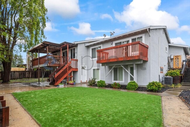 Building Photo - 9627 Alcosta Blvd